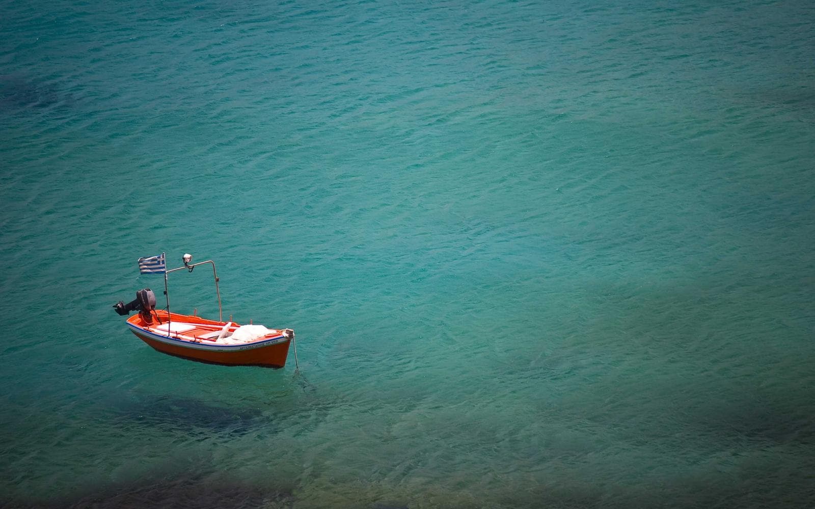 Couple photographed in Lisbon by Laine Pires